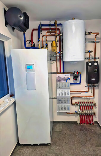 https://churchlandshotwater.com.au/uploads/2025/06/electric-hot-water-system-16929.jpg