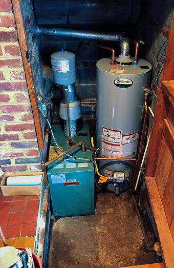 https://churchlandshotwater.com.au/uploads/2025/06/gas-hot-water-system-50310.jpg