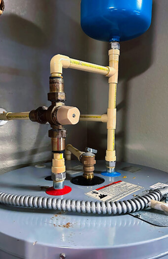 https://churchlandshotwater.com.au/uploads/2025/06/gas-hot-water-system-63012.jpg