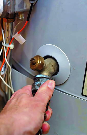 https://churchlandshotwater.com.au/uploads/2025/06/hot-water-servicing-21854.jpg
