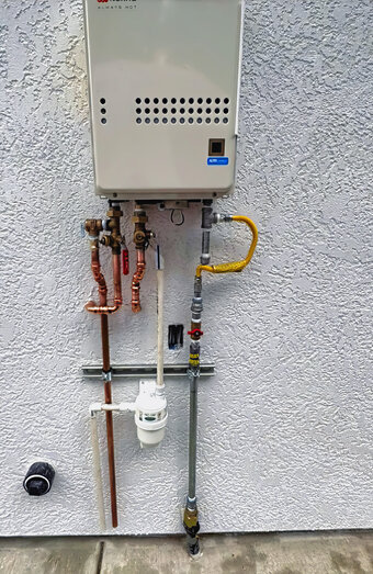https://churchlandshotwater.com.au/uploads/2025/06/thermostatic-water-systems-62598.jpg